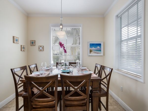 Holmes Beach 3 Bedroom Home With Amazing Outdoor Escape