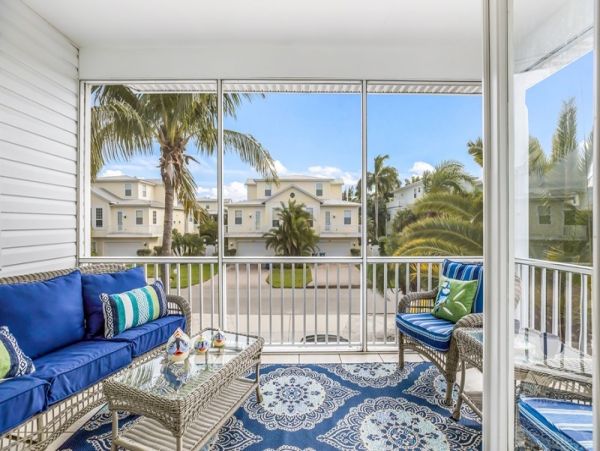 Holmes Beach 3 Bedroom Home With Amazing Outdoor Escape