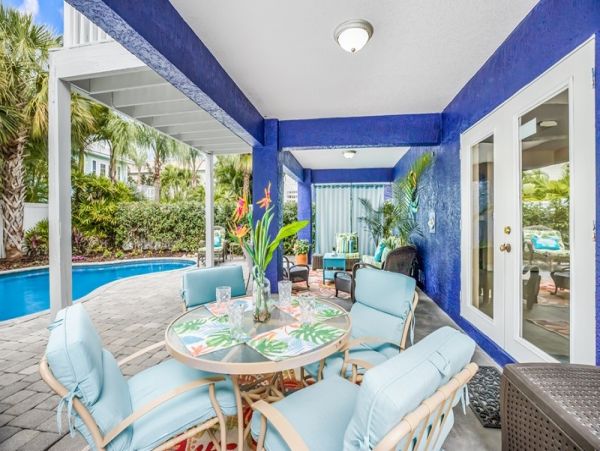 Holmes Beach 3 Bedroom Home With Amazing Outdoor Escape