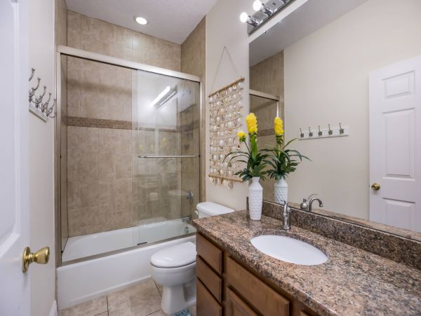 Holmes Beach 3 Bedroom Home With Amazing Outdoor Escape
