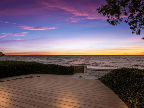 Bay Front Vacation Home in Anna Maria Island - Sleeps 8