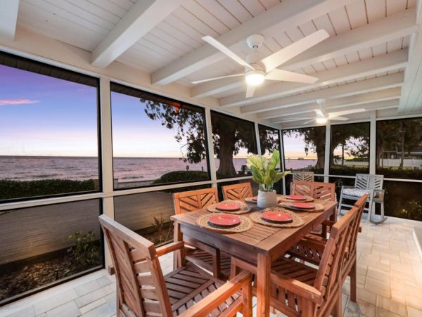 Bay Front Vacation Home in Anna Maria Island - Sleeps 8