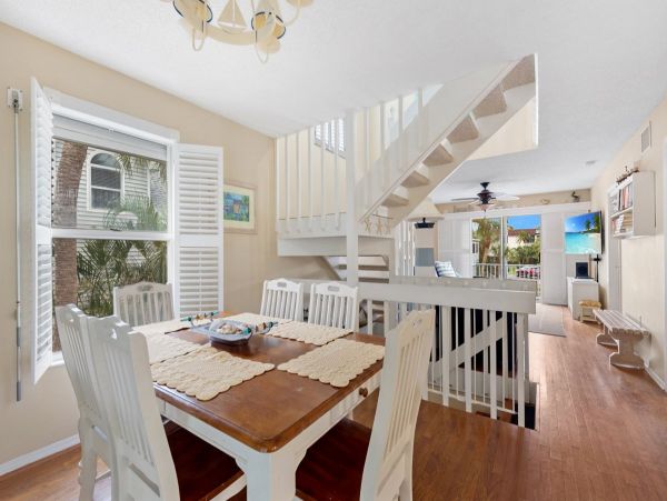 Three Bedroom Vacation Rental on Anna Maria - Community Pool