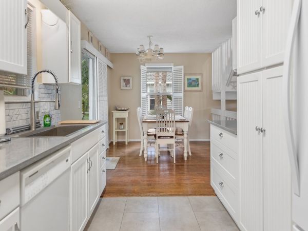 Three Bedroom Vacation Rental on Anna Maria - Community Pool