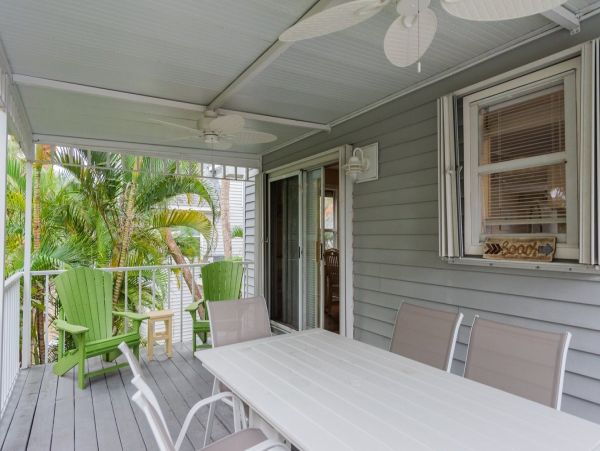 Three Bedroom Vacation Rental on Anna Maria - Community Pool