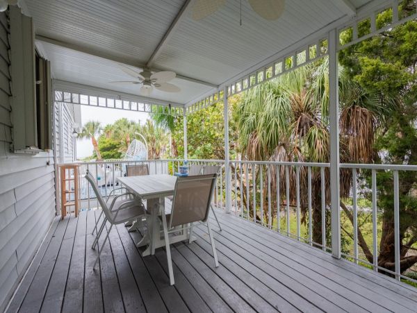 Three Bedroom Vacation Rental on Anna Maria - Community Pool