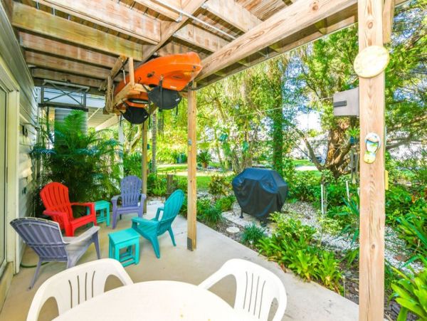 Three Bedroom Vacation Rental on Anna Maria - Community Pool