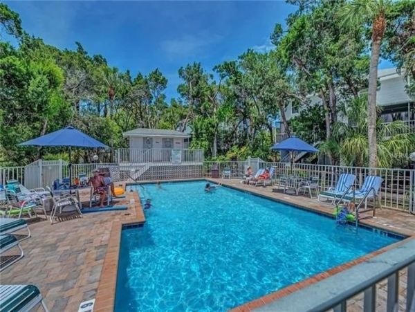 Three Bedroom Vacation Rental on Anna Maria - Community Pool