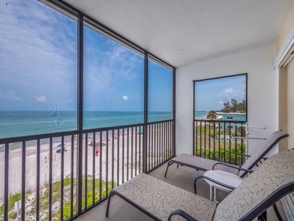 Beachfront Bliss with Gulf Views & Pool Access in Bradenton Beach