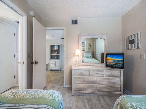 Beachfront Bliss with Gulf Views & Pool Access in Bradenton Beach