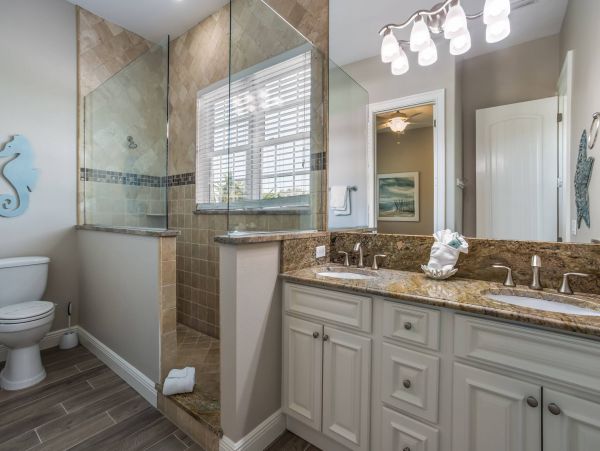Luxury 6 Bedroom Anna Maria Vacation Home with Pool