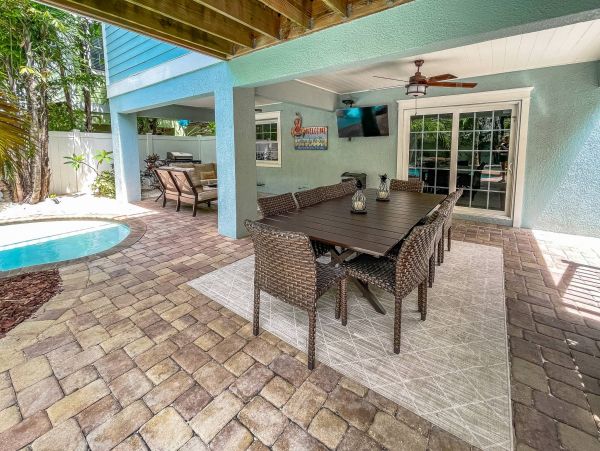 Luxury 6 Bedroom Anna Maria Vacation Home with Pool