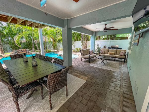 Luxury 6 Bedroom Anna Maria Vacation Home with Pool