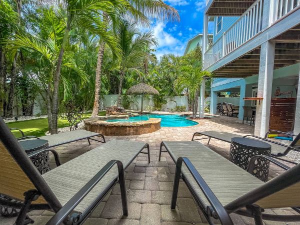 Luxury 6 Bedroom Anna Maria Vacation Home with Pool