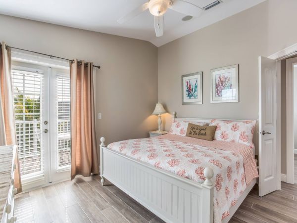 Luxury 6 Bedroom Anna Maria Vacation Home with Pool