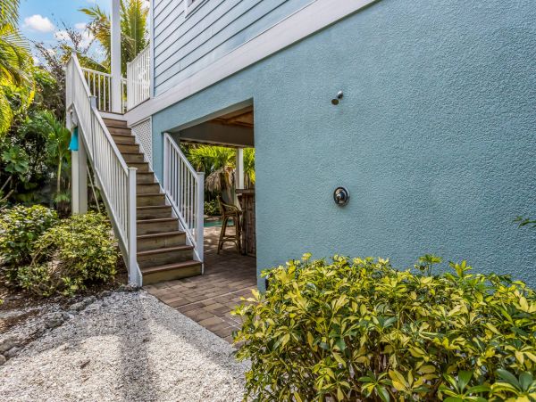 Luxury 6 Bedroom Anna Maria Vacation Home with Pool