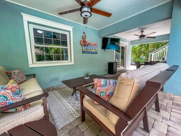 Luxury 6 Bedroom Anna Maria Vacation Home with Pool