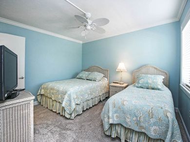 Sanibel Vacation Condo Sleeps Six Guests