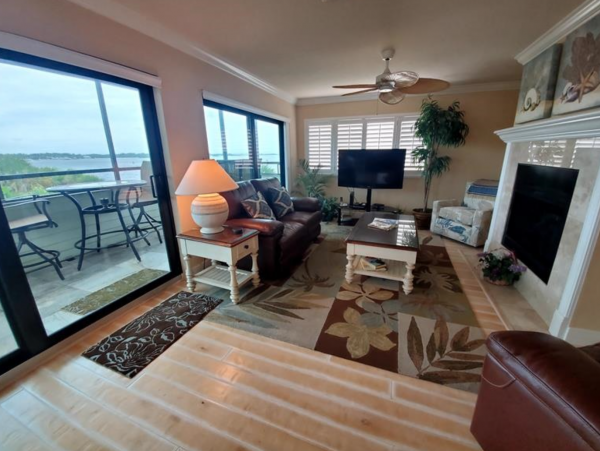 Anna Maria Island 2 Bedroom Vacation Rental Bay Views Pool
