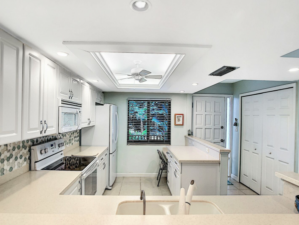 Sanibel Vacation Condo Sleeps Six Guests