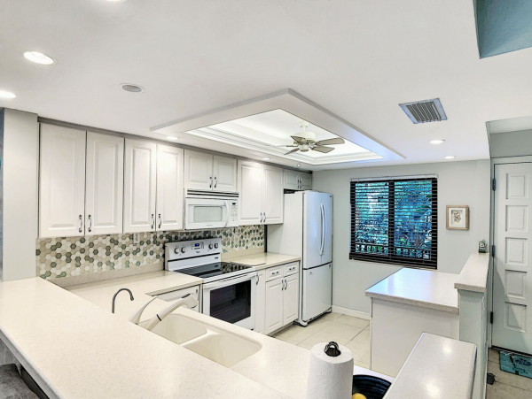 Sanibel Vacation Condo Sleeps Six Guests