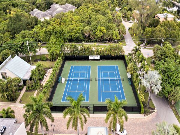 Sanibel Vacation Condo Sleeps Six Guests