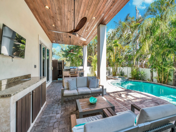 Luxury Anna Maria Island Beach Home 30 Seconds to the Beach