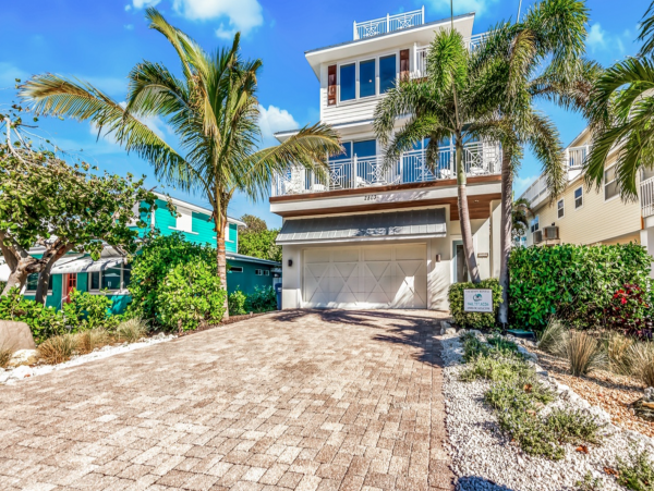 Luxury Anna Maria Island Beach Home 30 Seconds to the Beach