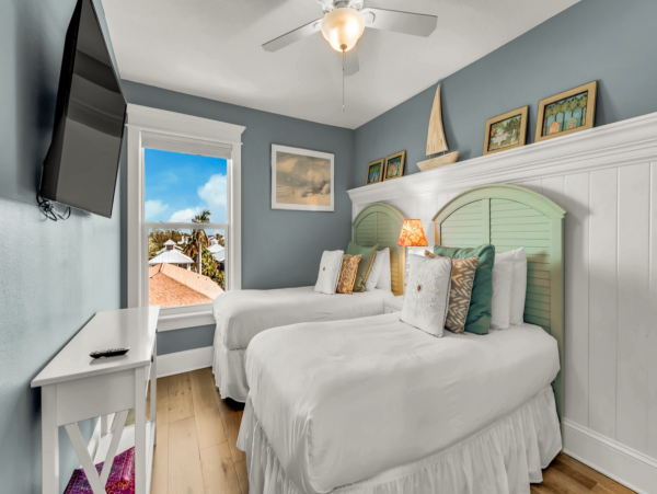 Luxury Anna Maria Island Beach Home 30 Seconds to the Beach