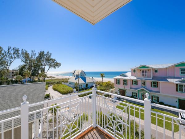 Luxury Anna Maria Island Beach Home 30 Seconds to the Beach