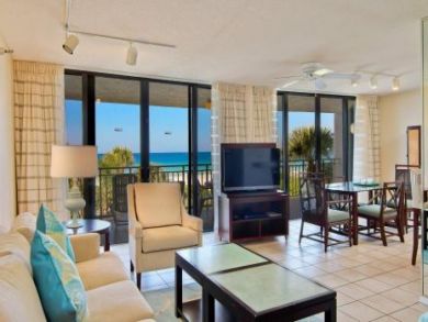 Open dining & living area
