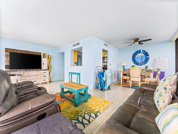 Siesta Key Beach Condo 2 Bedrooms Communal Pool and Tennis