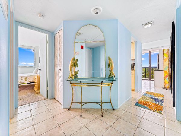 Siesta Key Beach Condo 2 Bedrooms Communal Pool and Tennis