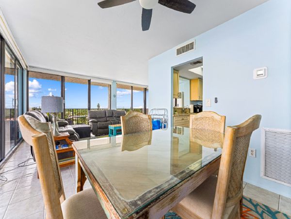 Siesta Key Beach Condo 2 Bedrooms Communal Pool and Tennis