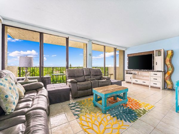 Siesta Key Beach Condo 2 Bedrooms Communal Pool and Tennis