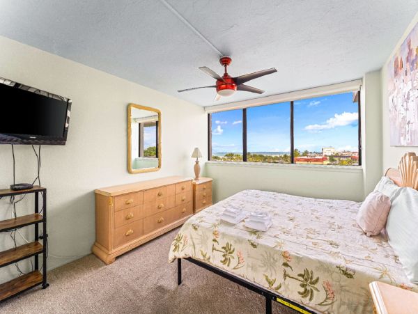 Siesta Key Beach Condo 2 Bedrooms Communal Pool and Tennis