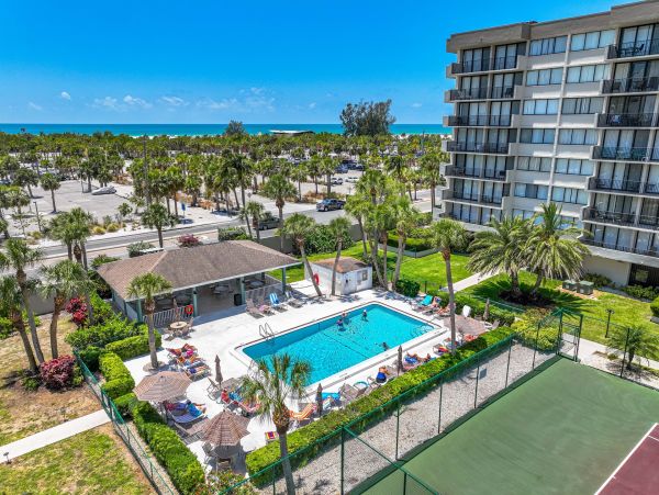Siesta Key Beach Condo 2 Bedrooms Communal Pool and Tennis