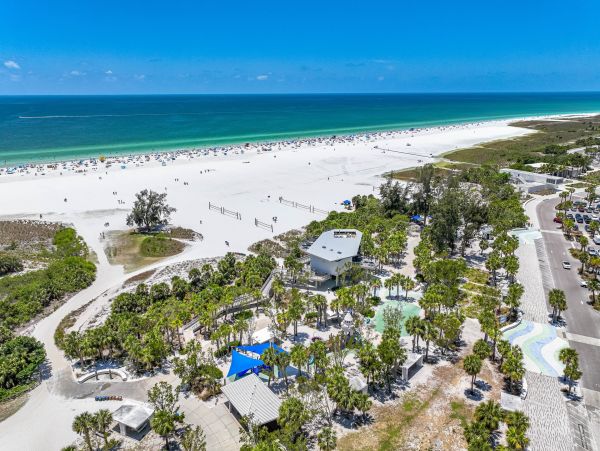Siesta Key Beach Condo 2 Bedrooms Communal Pool and Tennis