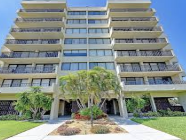 Walk to Beach  Siesta Key Vacation Condo Sleeps Four Guests