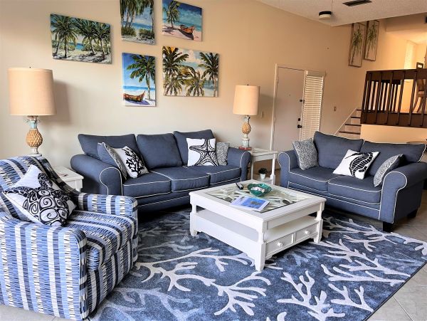 Bi-Level Layout Vacation Condo Short Walk to Beach