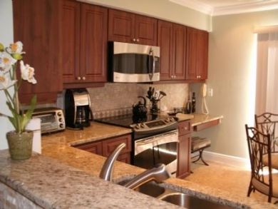 Two Bedroom Siesta Key Condo Sleeps 6 Short Walk to Beach