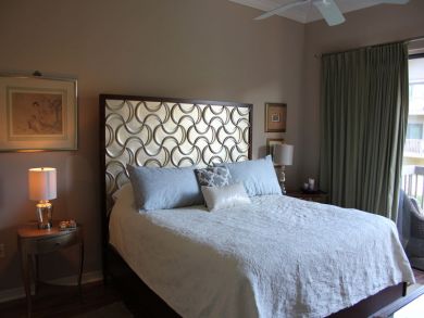 Siesta Key Vacation Condo Sleeps Six Guests.