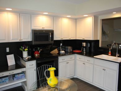 Siesta Key Vacation Condo Sleeps Six Guests.