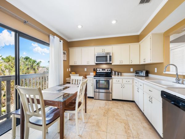 Siesta Key Vacation Rental Near the Beach  Lake View Condo with Pool and Tennis