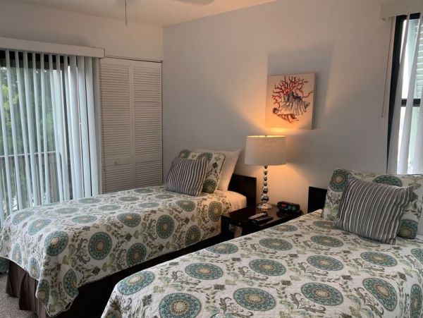 Short Walk to the Beach Exceptional Town Home Tennis Pool