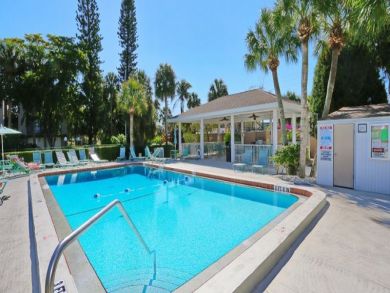 Siesta Key  One Bedroom Rental Across Street From Beach