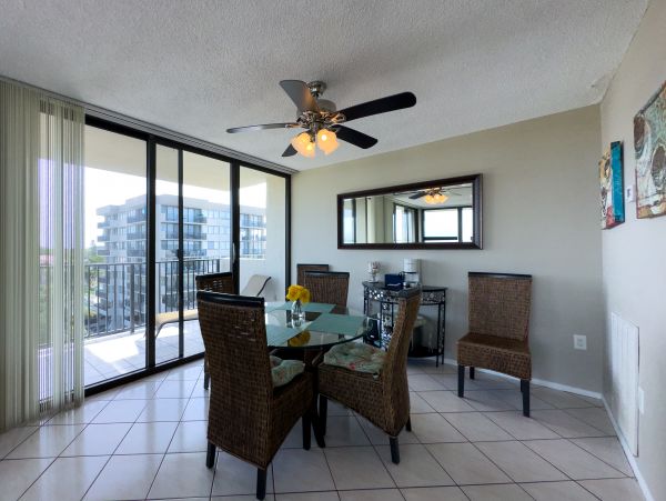 Comfy Siesta Key Vacation Rental with 2 Bedrooms and Baths