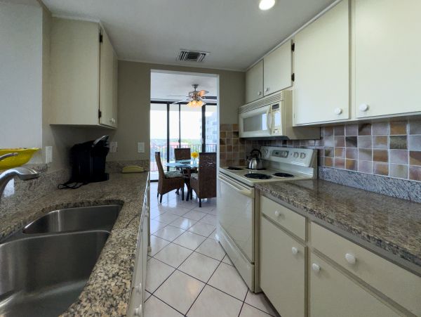 Comfy Siesta Key Vacation Rental with 2 Bedrooms and Baths