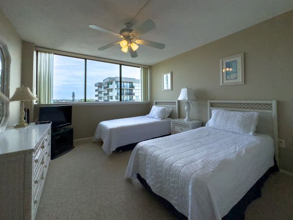 Comfy Siesta Key Vacation Rental with 2 Bedrooms and Baths