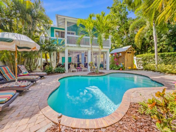 Anna Maria Luxury 4 Bedroom Vacation Rental Sleeps 8